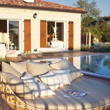Villa Istrian Mod 103 *